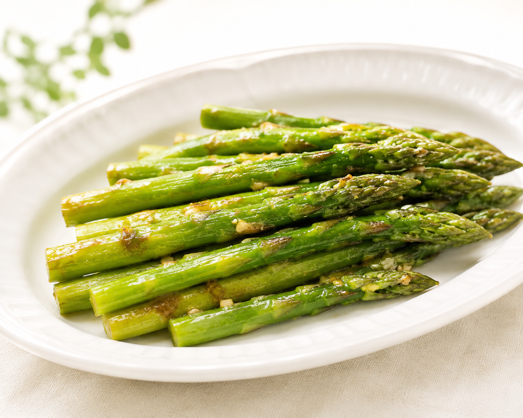 Warm asparagus made with garlic koji